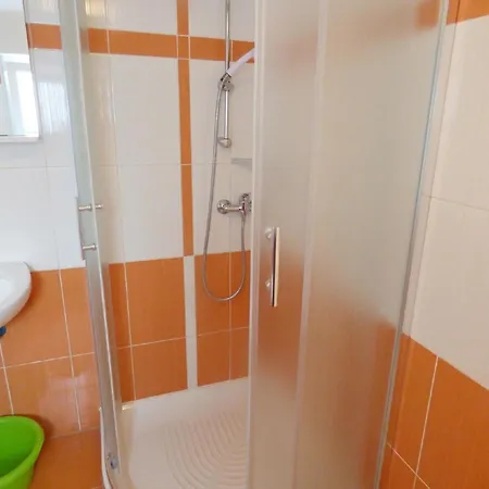 Kleines Im Erdgeschoss Apartman *