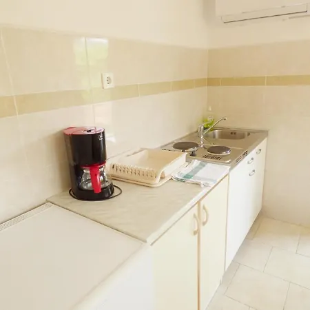 Kleines Im Erdgeschoss Apartman